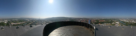 Seitlich auf dem Dunstabzug